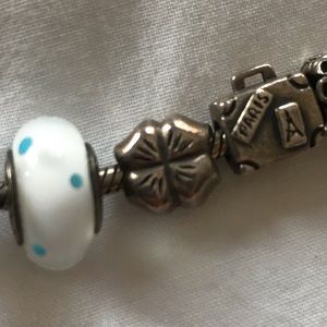 Discontinued Pandora four leaf clover